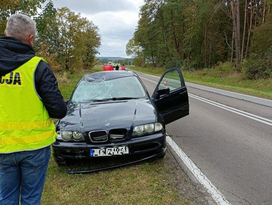 Kierowca osobówki podczas wyprzedzania wjechał w rowerzystę. 42-latek zginął mimo próby reanimacji