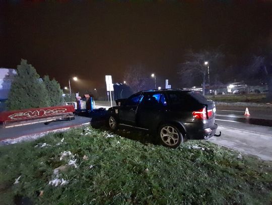 Kierowca po amfetaminie rozbił BMW na ogrodzeniu. W wypadku zginęła 19-latka [FOTO]