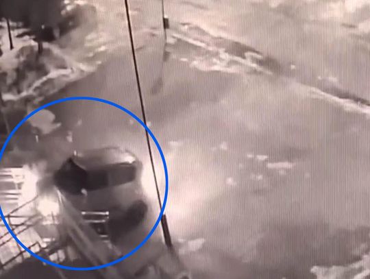 Kierowca po narkotykach wjechał w prywatne auta policjantów. Na tym wcale się nie skończyło