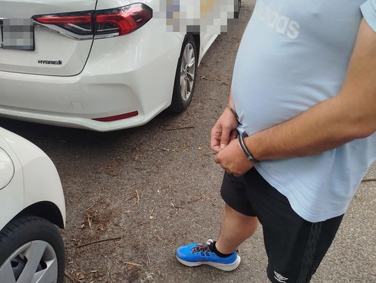 Kierowca przewozu osób zatrzymany z marihuaną i kokainą. Chciał zrzucić winę na klienta