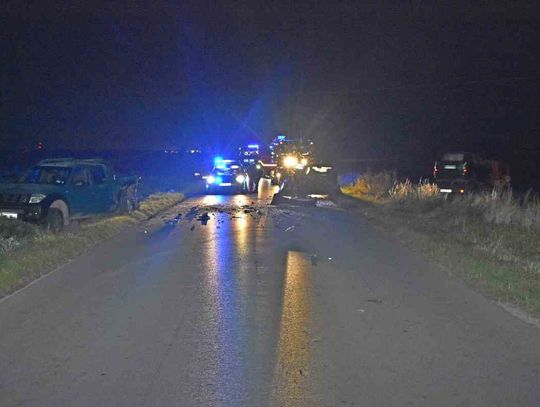 Kierowca skody wjechał w nissana, który doznał awarii. 32-latek nie przeżył wypadku