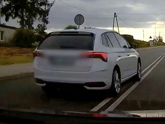 Kierowcy skody i bmw ścigali się na drodze publicznej. Policja dostała nagranie