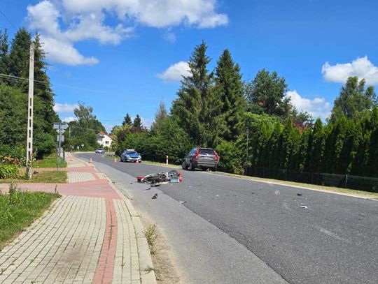 Kierująca Volvo wjechała w tył motoroweru. Nie żyje 47-letni kierowca jednośladu
