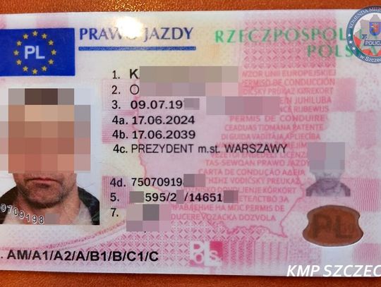 Kierujący bez uprawnień spowodował kolizję. Na pomoc przyjechał kolega z fałszywym prawem jazdy Kierujący bez uprawnień spowodował kolizję. Na pomoc przyjechał kolega z fałszywym prawem jazdy