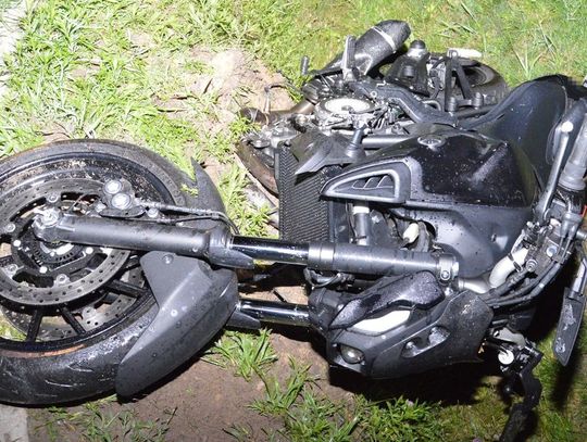 Kierujący yamahą wypadł z drogi i uderzył w słup. 19-latek zmarł wskutek odniesionych obrażeń