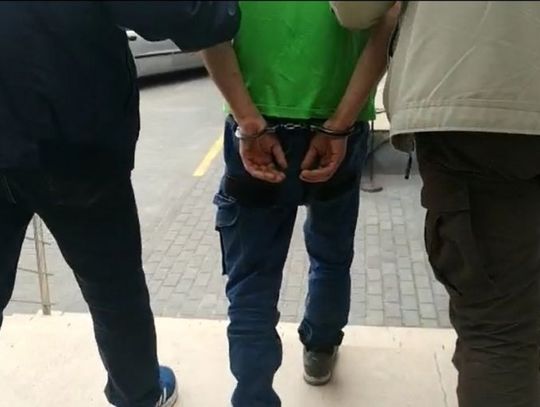 Kika godzin po wyjściu z aresztu próbował okraść sklep. 22-latek może iść siedzieć na 12 lat