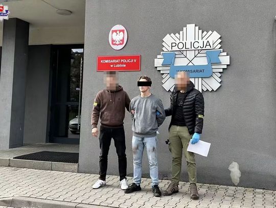 Kłótnia na ulicy przerodziła się w krwawe starcie. 24-latek zaatakował nożem dwóch mężczyzn