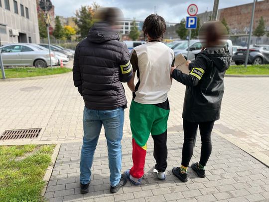 Kłótnia o dziewczynę zakończona usiłowaniem zabójstwa. 27-latek dźgał nożem swojego rywala