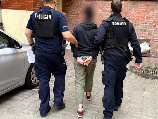 Kłótnia z kobietą zakończyła się atakiem nożem. 49-latek zginął od ciosów nożem