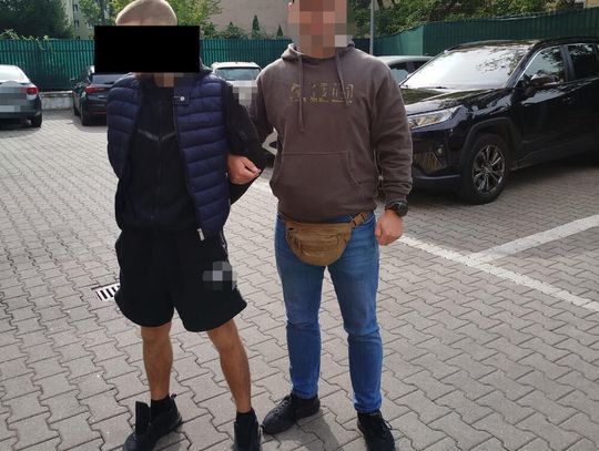 Kobieta przekazała prawie 43 tys. zł za wolność syna. Policjanci szybko dopadli oszusta
