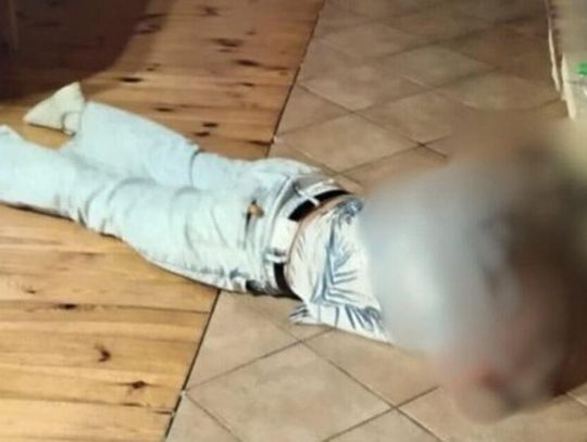 Komendant na urlopie poszedł sprawdzić, co dzieje się w domu sąsiadów. Zglebował włamywacza