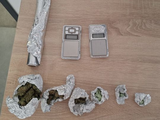 Komendant policji popisał się intuicją. Dzięki jego czujności zatrzymano 2 mężczyzn z narkotykami