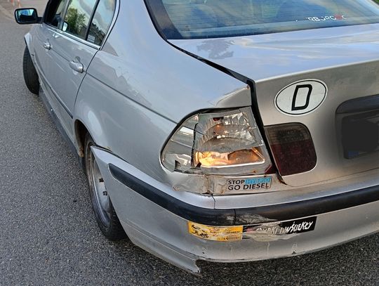 Kompletnie łyse opony i pęknięte reflektory. Policjanci zakończyli jazdę młodego kierowcy BMW