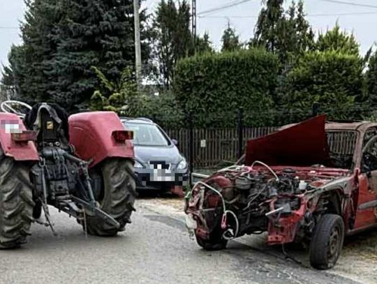 Kompletnie pijany traktorzysta holował spalony wrak samochodu. Wjechał w płot i urządził awanturę