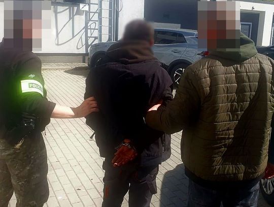 Koniec dwuletniej ucieczki. Poszukiwany listami gończymi zatrzymany na targowisku