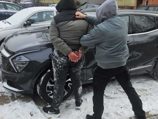 Koniec sześcioletniej ucieczki. Wpadł, bo wrócił do Polski po randce w Czechach