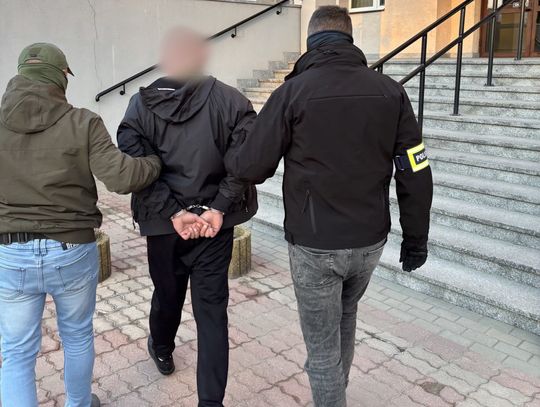 Koniec ucieczki narkotykowego recydywisty. "Łowcy głów" wytropili poszukiwanego 34-latka Koniec ucieczki narkotykowego recydywisty. "Łowcy głów" wytropili poszukiwanego 34-latka