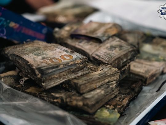 Konteterroryści uderzyli w nielegalny hazard. Przejęli automaty, ponad milion złotych i złote monety