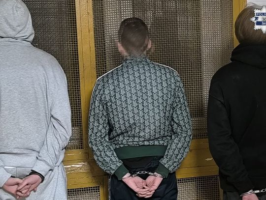 Kontrola Nissana zakończyła się zatrzymaniem trzech mężczyzn. Wszyscy mieli narkotyki