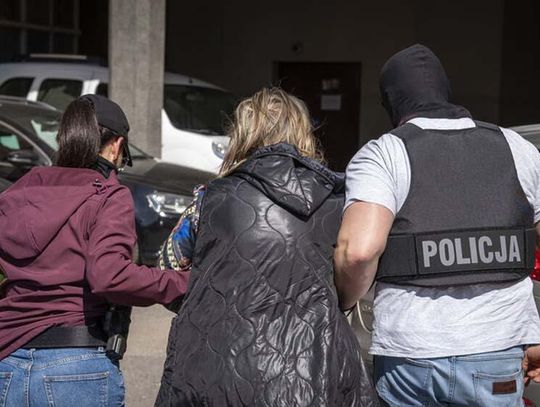 Korupcja przy legalizacji pobytu cudzoziemców.  Za łapówki załatwiali pobyt i śluby