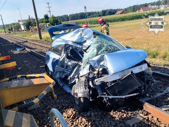 Koszmarny wypadek na przejeździe kolejowym. Matka podróżująca z dzieckiem wjechała pod pociąg