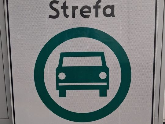 Kradli znaki Strefy Czystego Transportu. Policja zatrzymała 20- i 40-latka Kradli znaki Strefy Czystego Transportu. Policja zatrzymała 20- i 40-latka