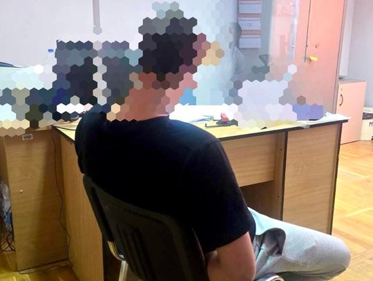 Kradzież auta zakończona dramatem. Spłonął radiowóz, złodziej uciekł, ale wpadł już dzień później