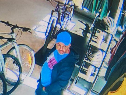 Kradzież roweru wartego 70 tysięcy złotych. Ten mężczyzna może mieć z nią związek