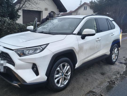 Kradzione Toyoty zostały zalegalizowane i jeździły na polskich blachach. Teraz wrócą do prawowitych właścicieli