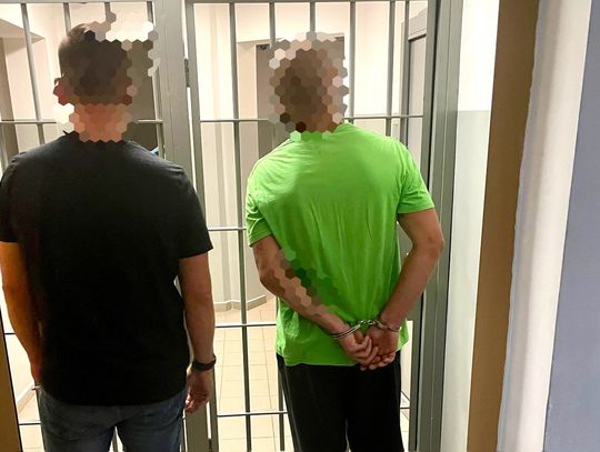 Krewki 28-latek chciał pobić wujka. Policjanci musieli użyć tasera, żeby go obezwładnić