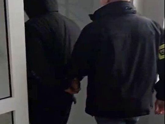 Krwawy atak maczetą. Ciężko ranił współlokatora, bo nie wyłączył palnika na kuchence