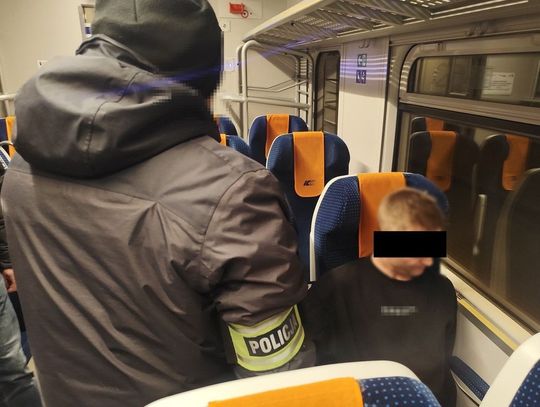 Kryminalni kompletnie zaskoczyli poszukiwanego dilera. Zatrzymali go podczas jazdy pociągiem Kryminalni kompletnie zaskoczyli poszukiwanego dilera. Zatrzymali go podczas jazdy pociągiem