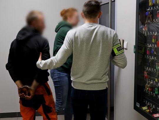 Kryminalni urządzili zasadzkę w środku nocy. 31-latek miał kieszenie pełne amfetaminy Kryminalni urządzili zasadzkę w środku nocy. 31-latek miał kieszenie pełne amfetaminy