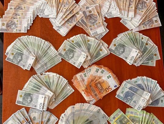 Kryptowaluty, handel ludźmi i narkotyki. CBŚP rozbija potężny gang w trzech miastach