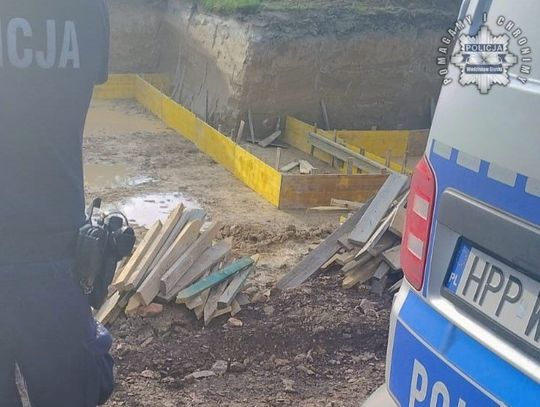 Kupili działkę i zaczęli stawiać dom. Znaleźli szkielet, granat i bombę lotniczą