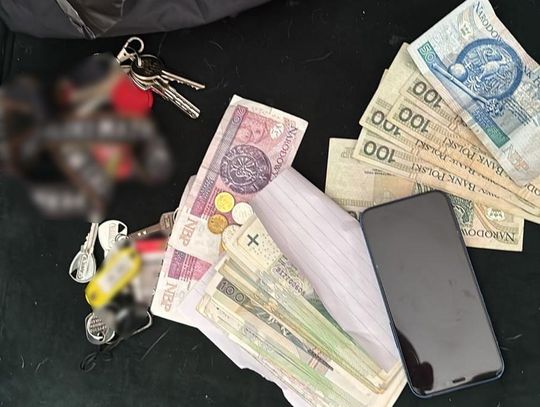 Kupował narkotyki w hurcie, sprzedawał w detalu. 28-letni pseudokibic wpadł po akcji policji Kupował narkotyki w hurcie, sprzedawał w detalu. 28-letni pseudokibic wpadł po akcji policji