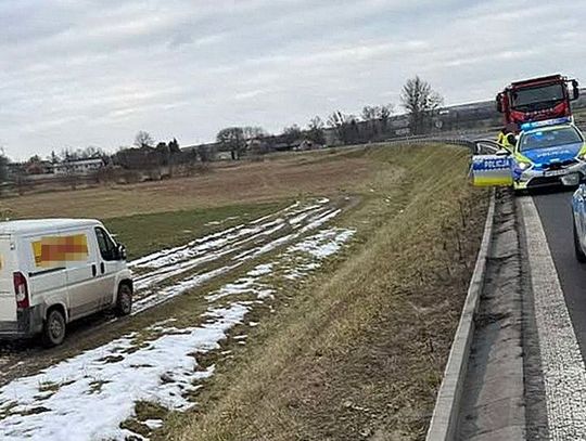 Kurier wszedł z paczką do sklepu, gdy wrócił jego auta już nie było. Z okazji skorzystał 28-latek