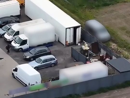 Laboratorium narkotykowe w naczepie ciężarówki. CBŚP zabezpieczyło klefedron wart 68 milionów. WIDEO