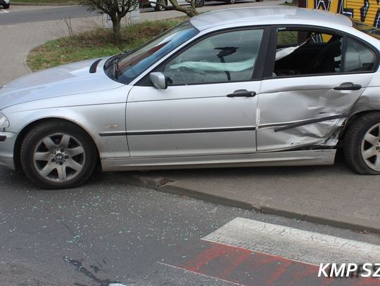 Laska bez prawka skasowała nawalonego typa w BMW. Taki wypadek w centrum miasta