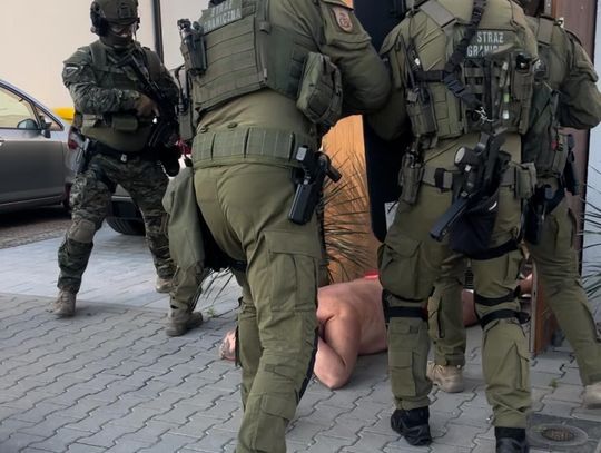 Lider gangu zatrzymany w Czechach. Odpowie za handel kontrabandą i narkotykami Lider gangu zatrzymany w Czechach. Odpowie za handel kontrabandą i narkotykami