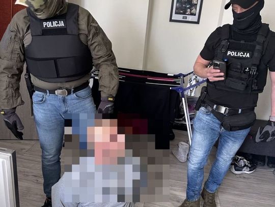 "Łowcy głów" zatrzymali Bartłomieja W. Był poszukiwany za udział w bójce z użyciem broni