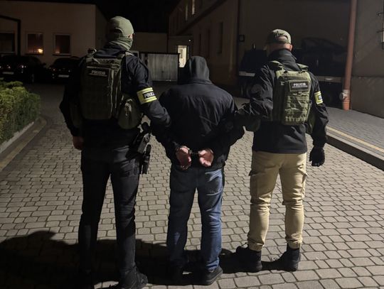 "Łowcy głów" zatrzymali ściganego przez Interpol 40-latka. Przez 16 lat mężczyzna żył w ukryciu
