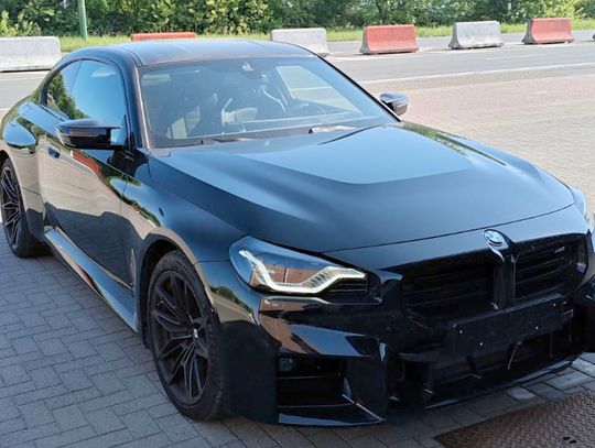 Luksusowe BMW dzień po kradzieży z Polski było już w kontenerze w Belgii. Auto miało trafić do ZEA
