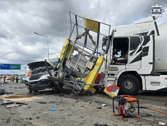 Makabryczny wypadek na A1. Ciężarówka wjechała w ekipę remontową, zginęły cztery osoby