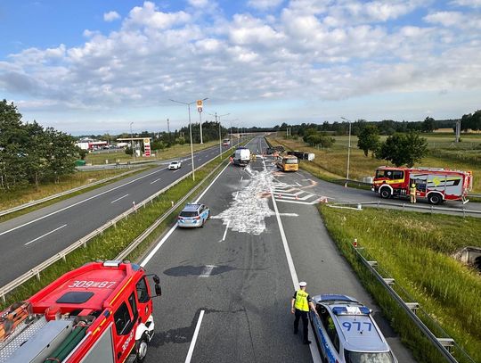 Makabryczny wypadek na autostradzie A4. Laweta wjechała w samochód obsługi drogi, nie żyje 29-latek