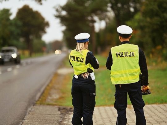 Matka pozwoliła 14-latkowi kierować autorem. Z tyłu siedziało 8-letnie dziecko