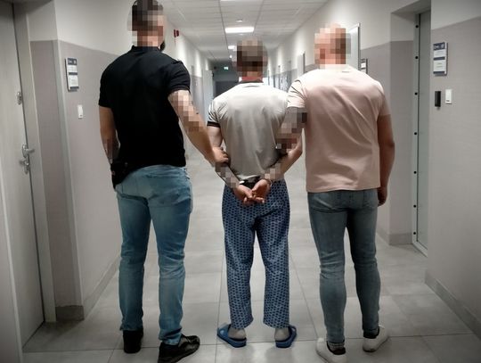 Mefedron i amfetaminę ukrywał w odkurzaczu. W sądzie mówił, że znalazł je w lesie - trafił za kraty