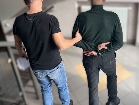 Mercedes jechał slalomem drogą krajową. Za kierownicą 50-latek pod wpływem narkotyków