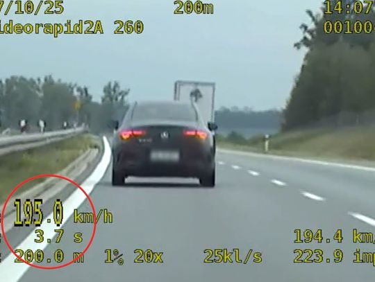 Mercedes "leciał" prawie 200 ekspresówką. Mandat i punkty dla kierowcy