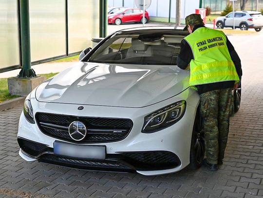 Mercedesy warte pół miliona przejęte na granicy. Straż Graniczna udaremniła przemyt skradzionych aut